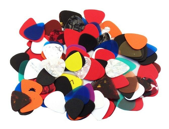 Assorted Guitar Picks  ****** 100 Picks *******   351 Style  Free Shipping