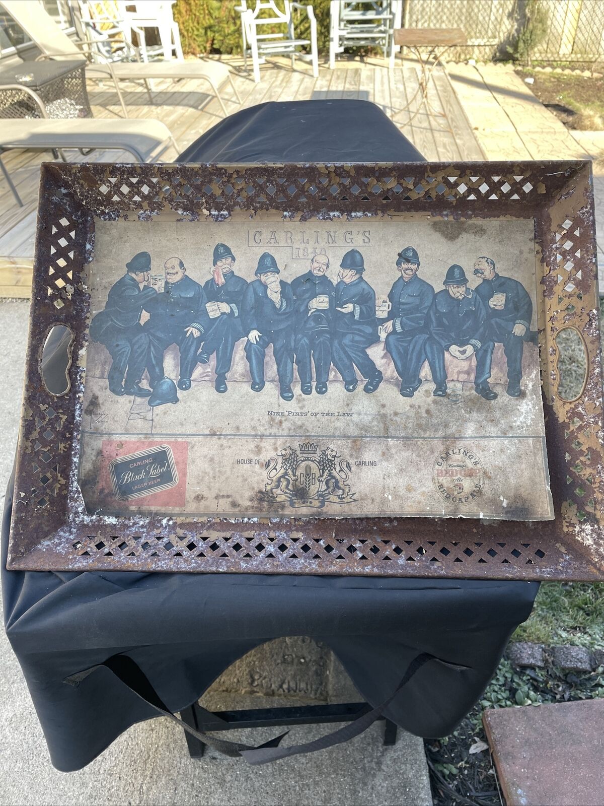 Vintage Carlings 1840 Black Label Red Cap Beer Tray Sign 'nine Pints Of The Law'