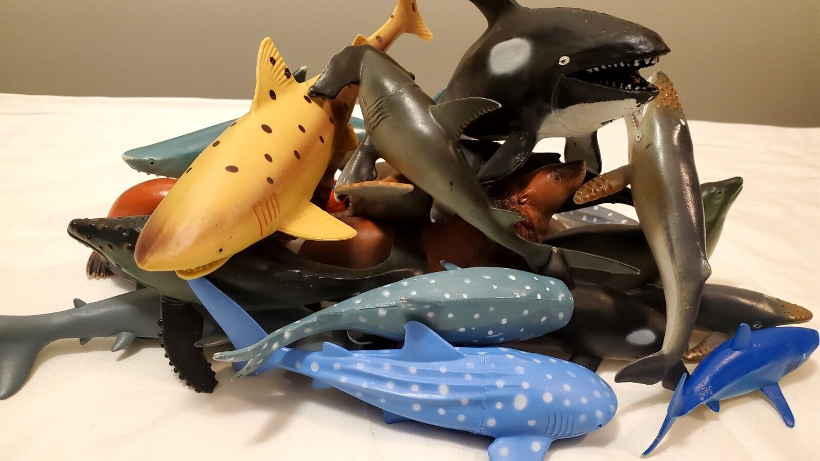 Lot Of 21 Plastic Toy Whales, Sharks And Other Marine Life